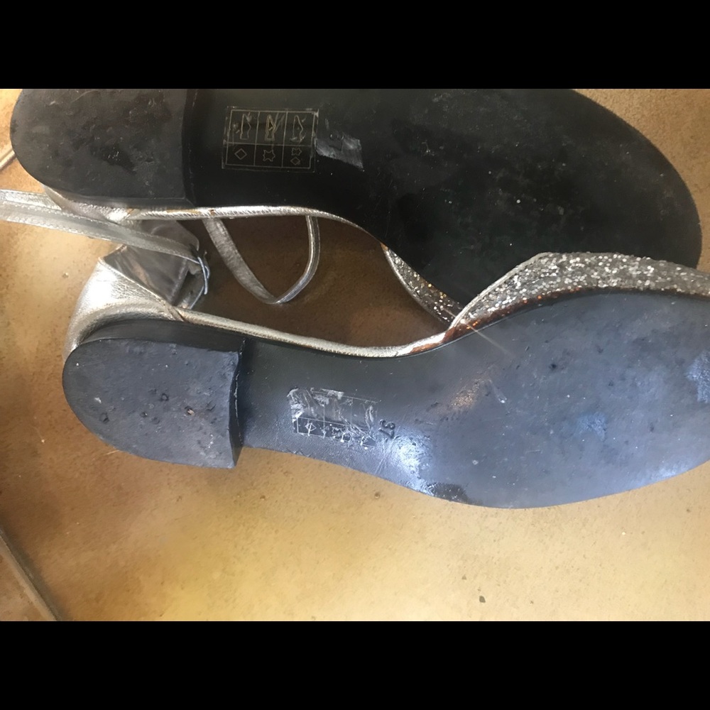 Shoes - Picture 4 of 4
